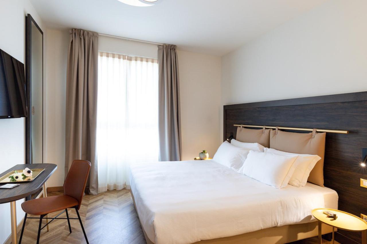 Jacuzzi Suite Home By Enjoy Garda Hotel Peschiera del Garda Exteriör bild